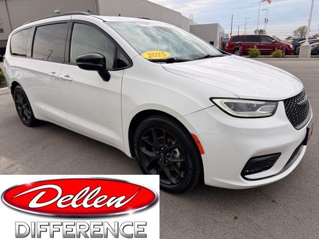 2025 Chrysler Pacifica Limited for sale in Greenfield, IN