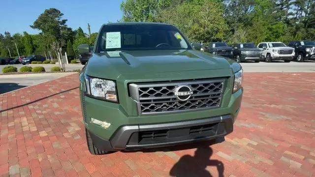 2022 Nissan Frontier Crew Cab SV 4x2
