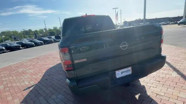 2022 Nissan Frontier Crew Cab SV 4x2