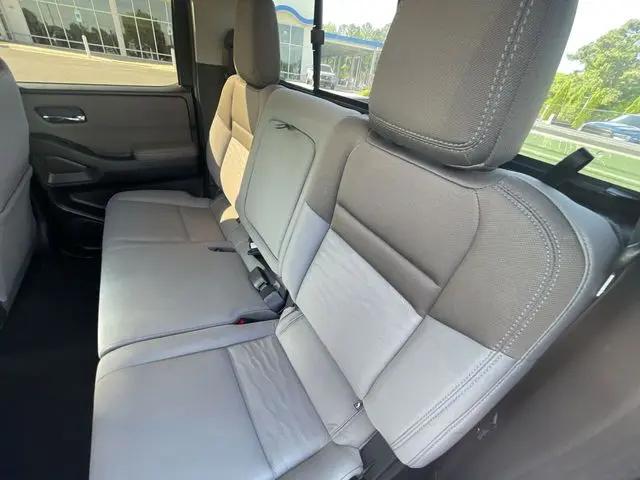 2022 Nissan Frontier Crew Cab SV 4x2