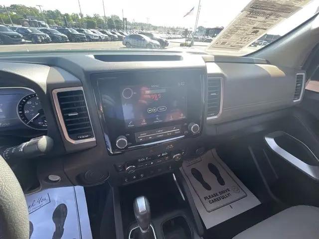 2022 Nissan Frontier Crew Cab SV 4x2