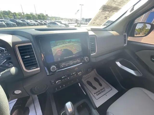 2022 Nissan Frontier Crew Cab SV 4x2