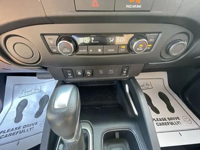 2022 Nissan Frontier Crew Cab SV 4x2