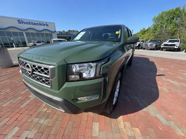2022 Nissan Frontier Crew Cab SV 4x2