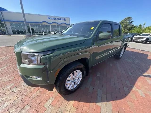 2022 Nissan Frontier Crew Cab SV 4x2