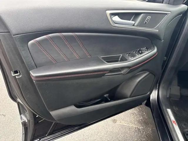 2022 Ford Edge ST-Line