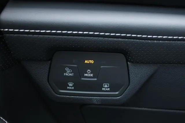 2026 Volkswagen Atlas Cross Sport SE with Technology