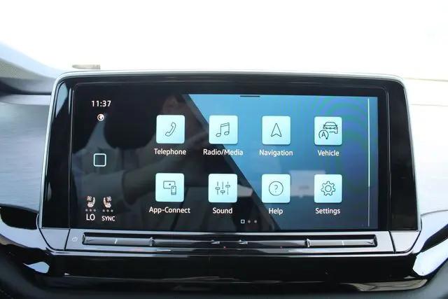 2026 Volkswagen Atlas Cross Sport SE with Technology