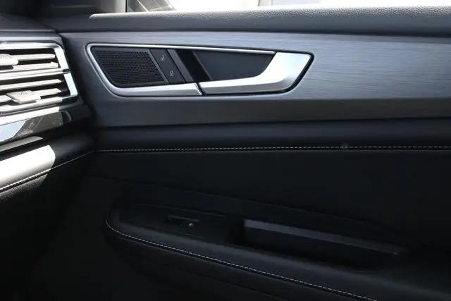 2026 Volkswagen Atlas Cross Sport SE with Technology