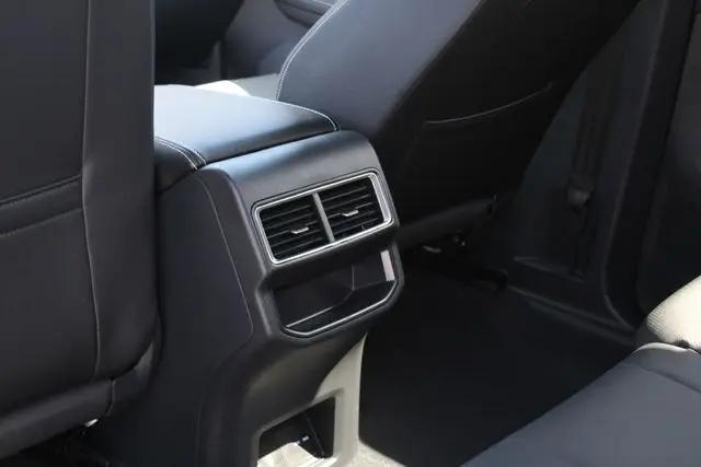 2026 Volkswagen Atlas Cross Sport SE with Technology