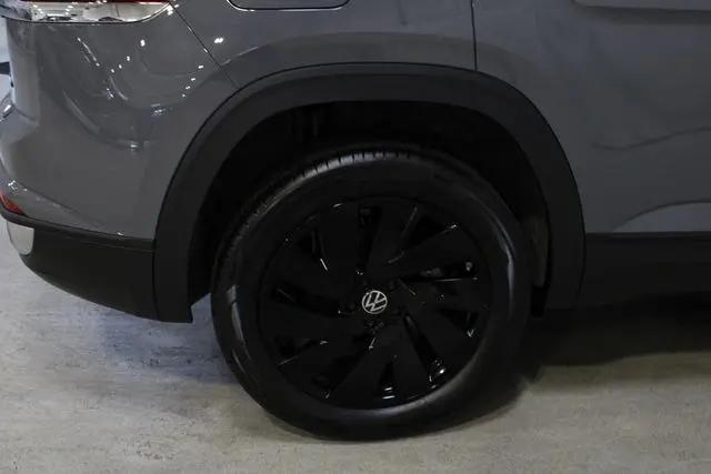 2026 Volkswagen Atlas Cross Sport SE with Technology