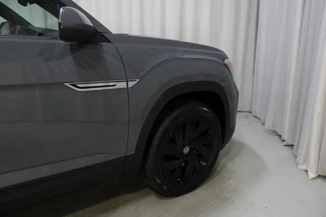 2026 Volkswagen Atlas Cross Sport SE with Technology