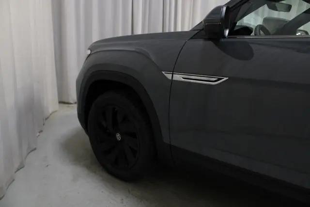 2026 Volkswagen Atlas Cross Sport SE with Technology