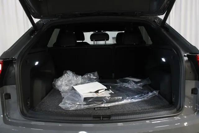 2026 Volkswagen Atlas Cross Sport SE with Technology