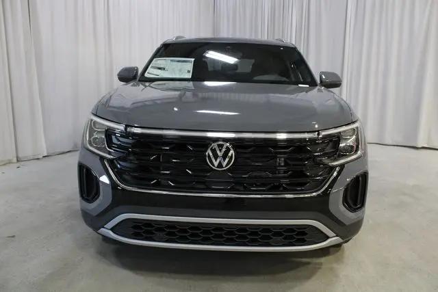 2026 Volkswagen Atlas Cross Sport SE with Technology