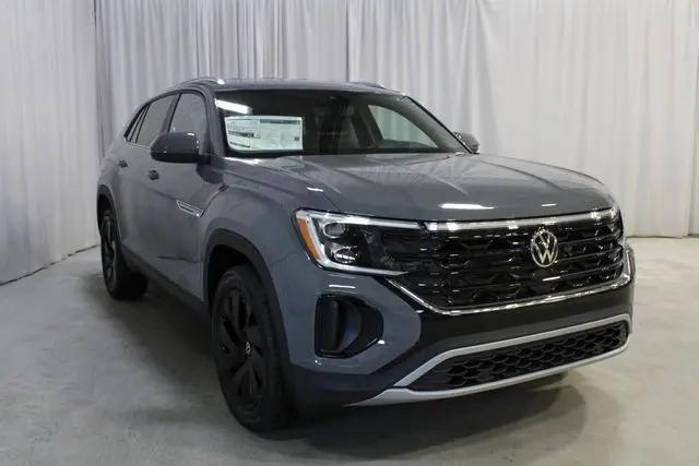 2026 Volkswagen Atlas Cross Sport SE with Technology