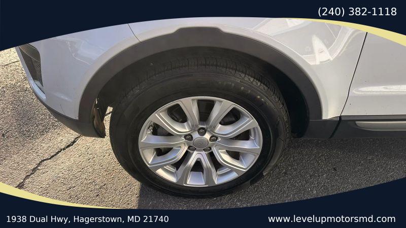 2019 Land Rover Range Rover Evoque SE
