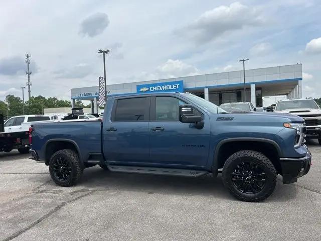 2026 Chevrolet Silverado 2500HD Crew Cab, Standard Bed, LT, 4WD