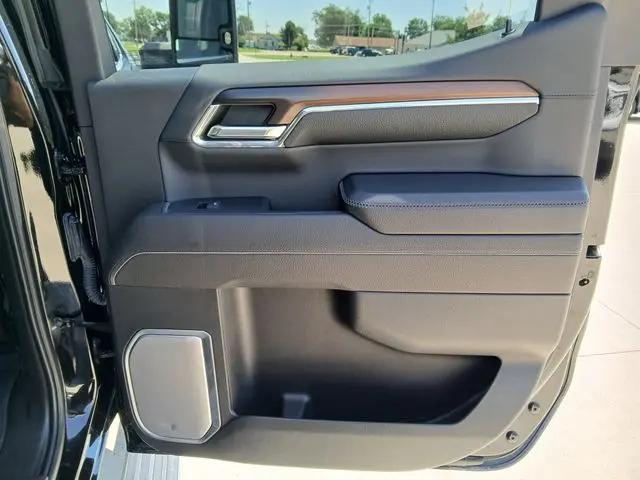 2024 GMC Sierra 1500 4WD Crew Cab Short Box Denali