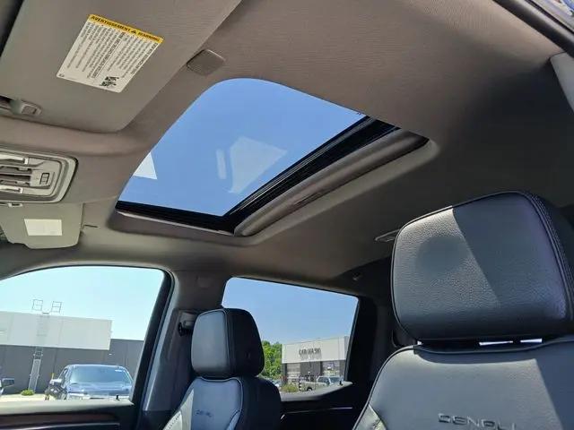 2024 GMC Sierra 1500 4WD Crew Cab Short Box Denali