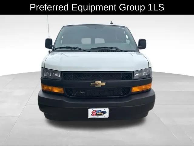 2025 Chevrolet Express Passenger RWD 3500 Extended Wheelbase LS
