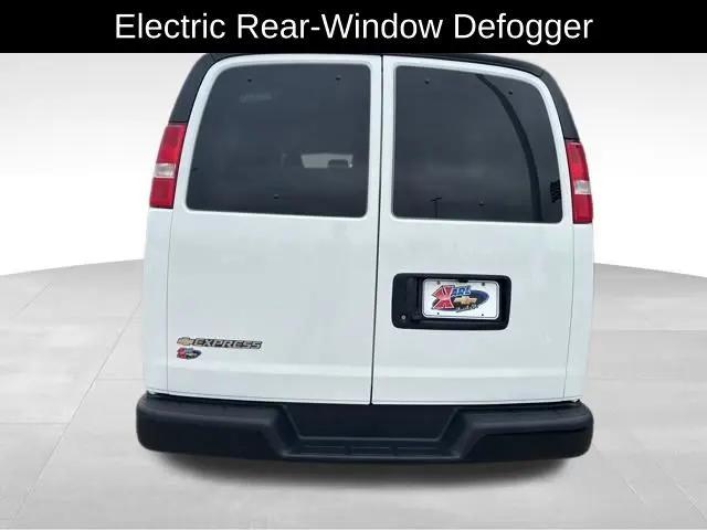 2025 Chevrolet Express Passenger RWD 3500 Extended Wheelbase LS