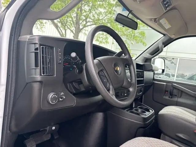 2025 Chevrolet Express Passenger RWD 3500 Extended Wheelbase LS