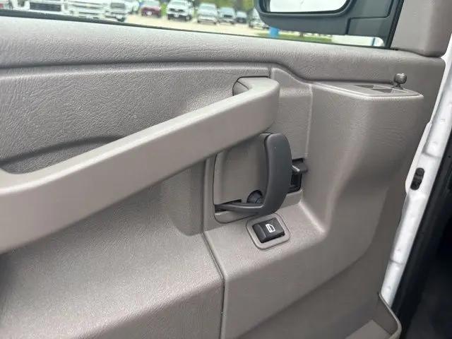 2025 Chevrolet Express Passenger RWD 3500 Extended Wheelbase LS