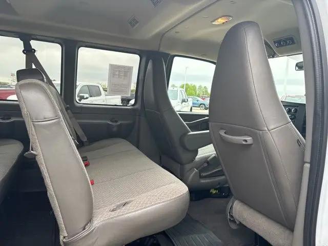 2025 Chevrolet Express Passenger RWD 3500 Extended Wheelbase LS