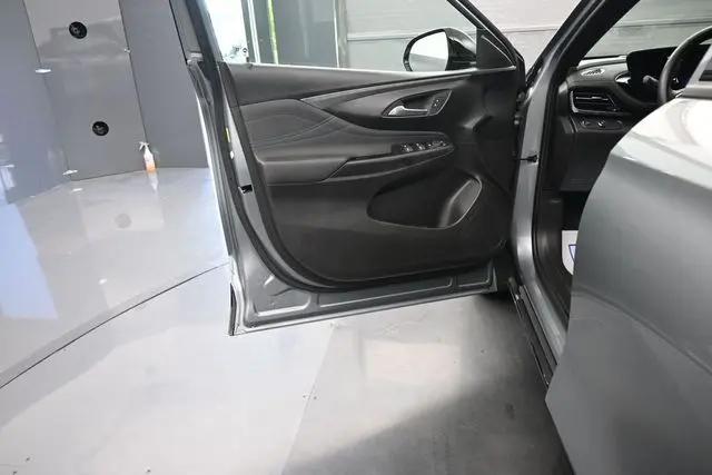 2025 Buick NV Sport Touring FWD