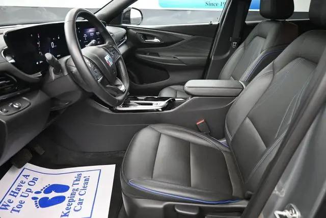 2025 Buick NV Sport Touring FWD