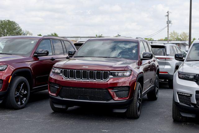 2026 Jeep Grand Cherokee Laredo 4x2