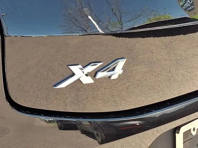 2024 BMW X4 xDrive30i