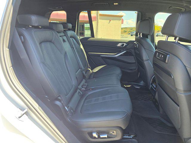 2022 BMW X7 M50i