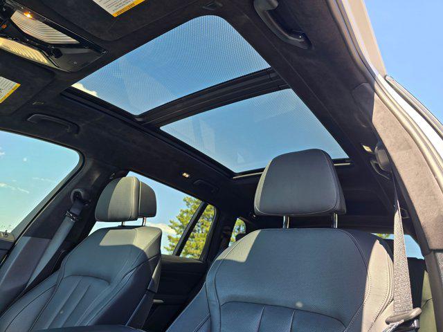 2022 BMW X7 M50i
