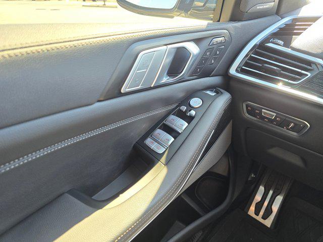 2022 BMW X7 M50i