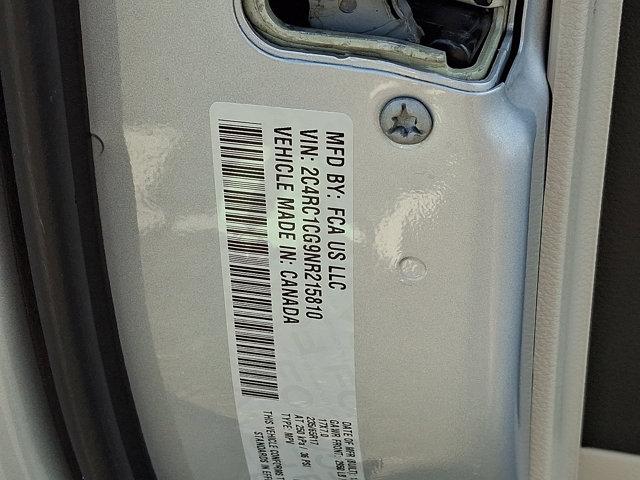 2022 Chrysler Voyager LX