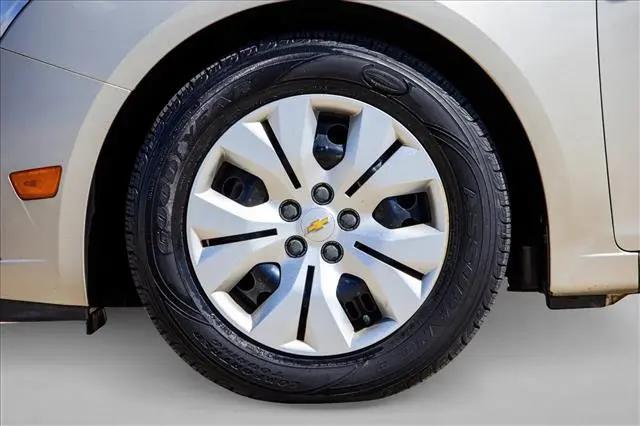 2013 Chevrolet Cruze LS Auto