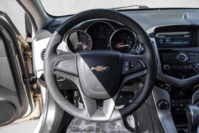 2013 Chevrolet Cruze LS Auto