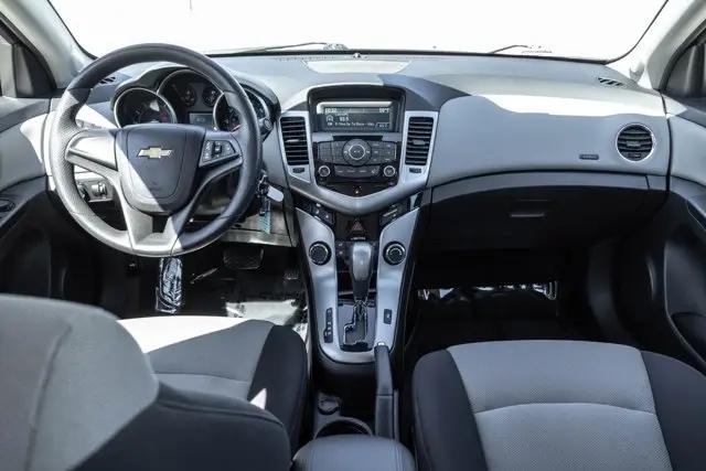 2013 Chevrolet Cruze LS Auto