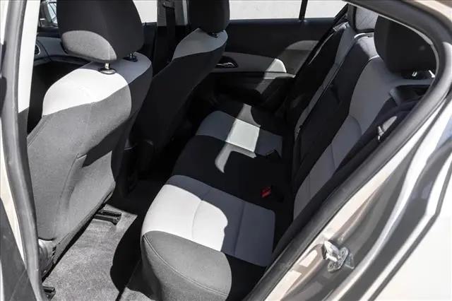 2013 Chevrolet Cruze LS Auto