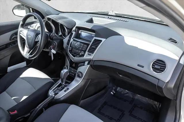 2013 Chevrolet Cruze LS Auto