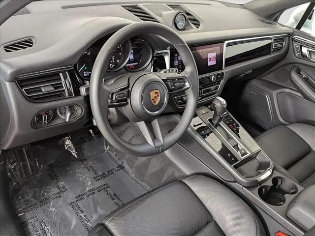 2025 Porsche Macan T