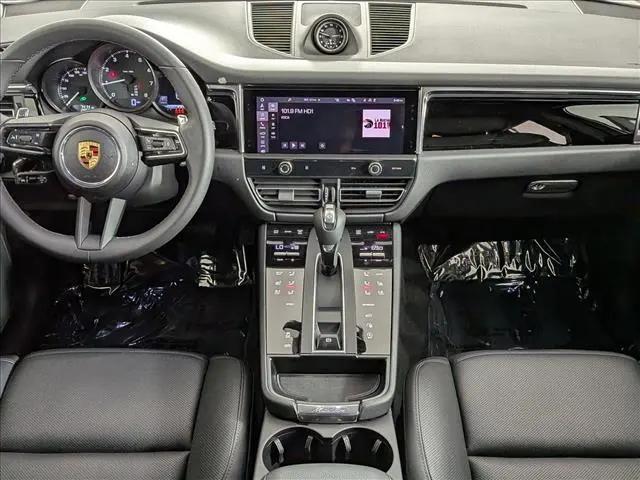 2025 Porsche Macan T