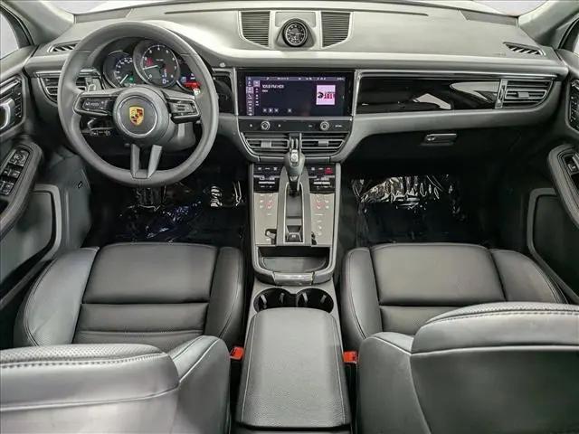 2025 Porsche Macan T