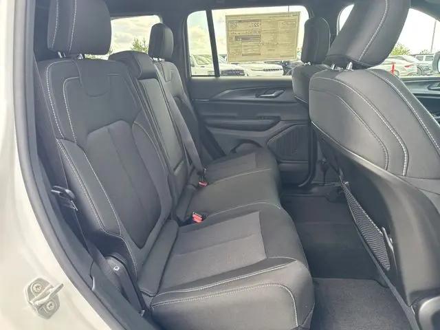 2026 Jeep Grand Cherokee Altitude 4x4