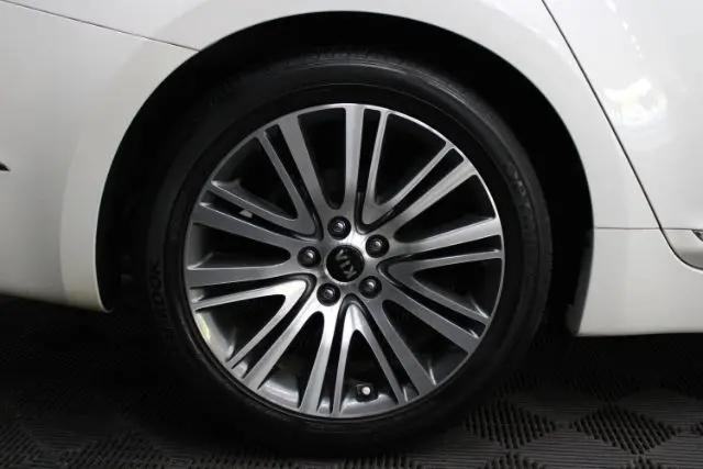 2016 Kia Cadenza Limited