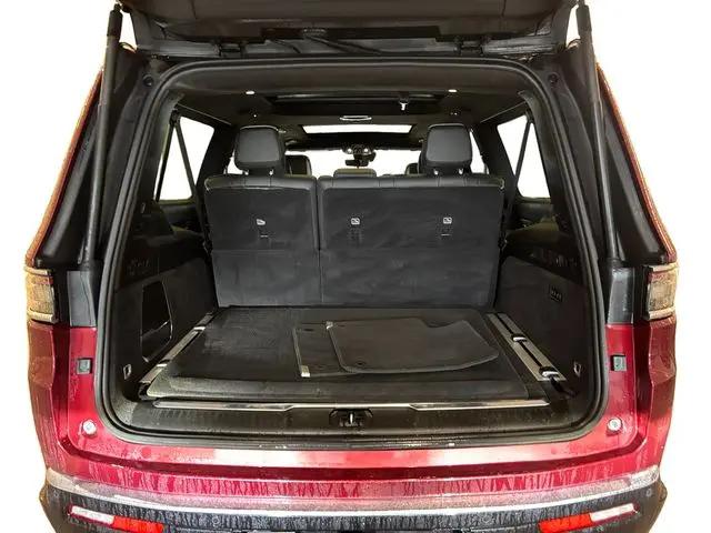 2024 Jeep Grand Wagoneer L Series III 4x4