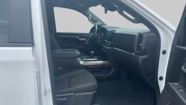 2022 Chevrolet Silverado 1500 4WD Crew Cab Short Bed RST