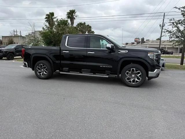 2026 GMC Sierra 1500 Crew Cab, Short Bed, SLT, 4WD